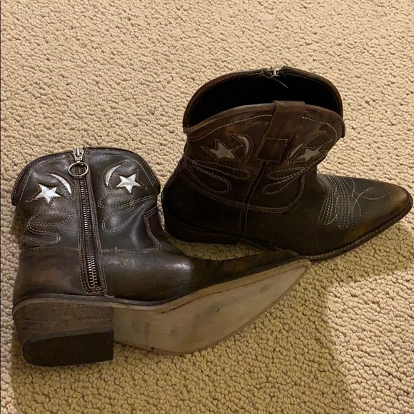 Jeffrey Campbell distressed Western ankle boots - Picture 4 of 8